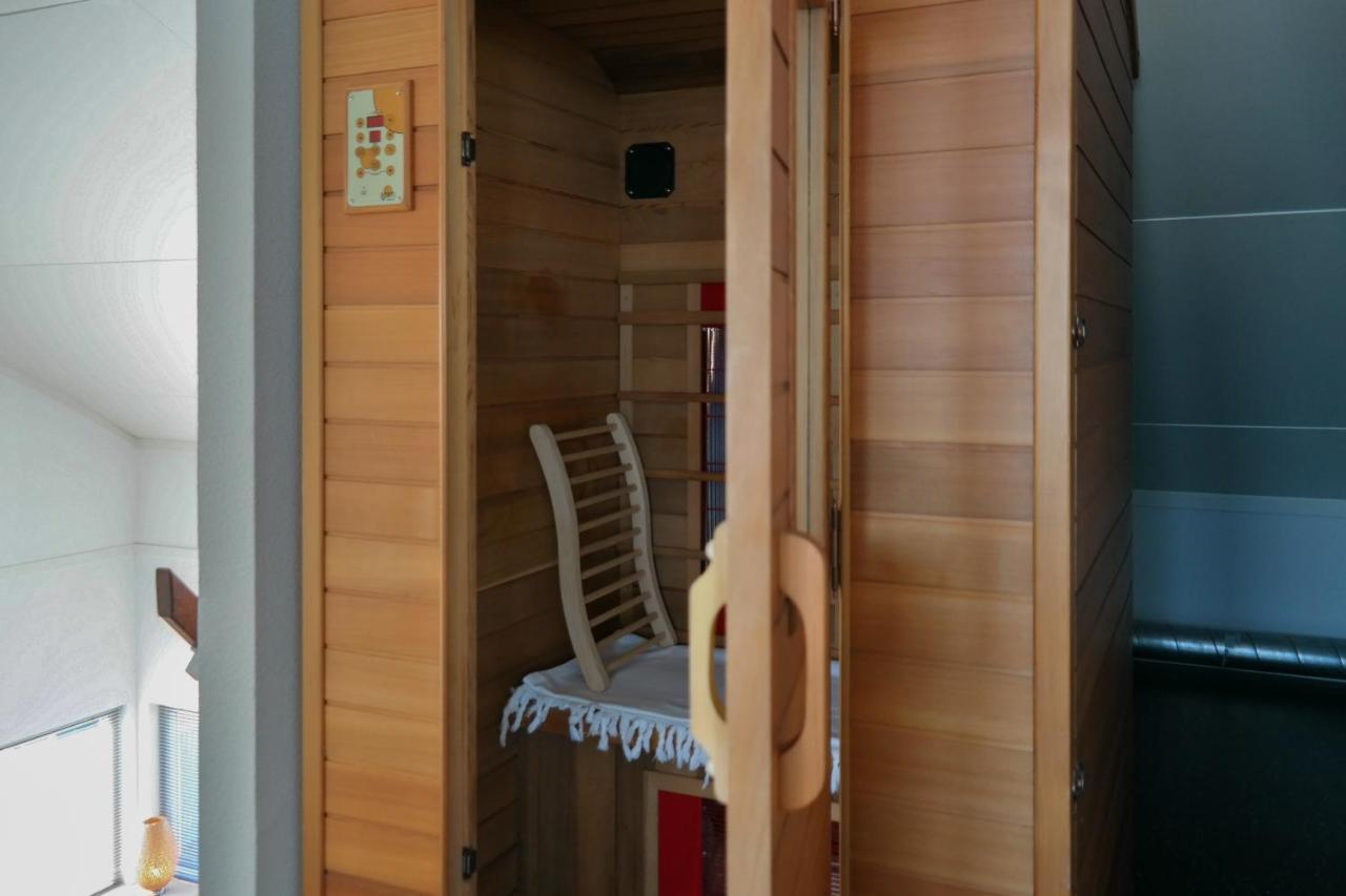 6 Pers. Waterfront Home Seeblick, Equipped Stilt House On The Water Anjum Exterior photo